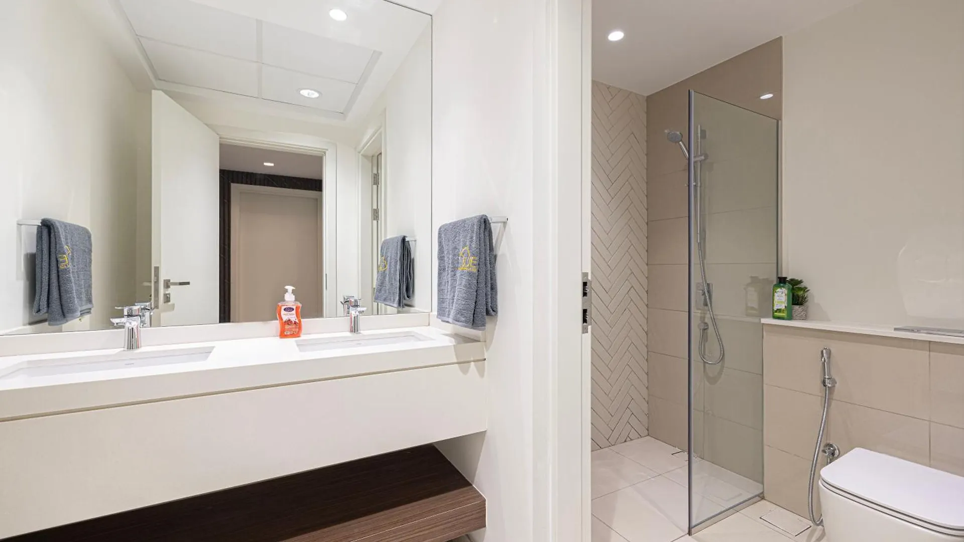 Apartment 2 Bedroom Stone House By Blue Cloud Holidays Sharjah