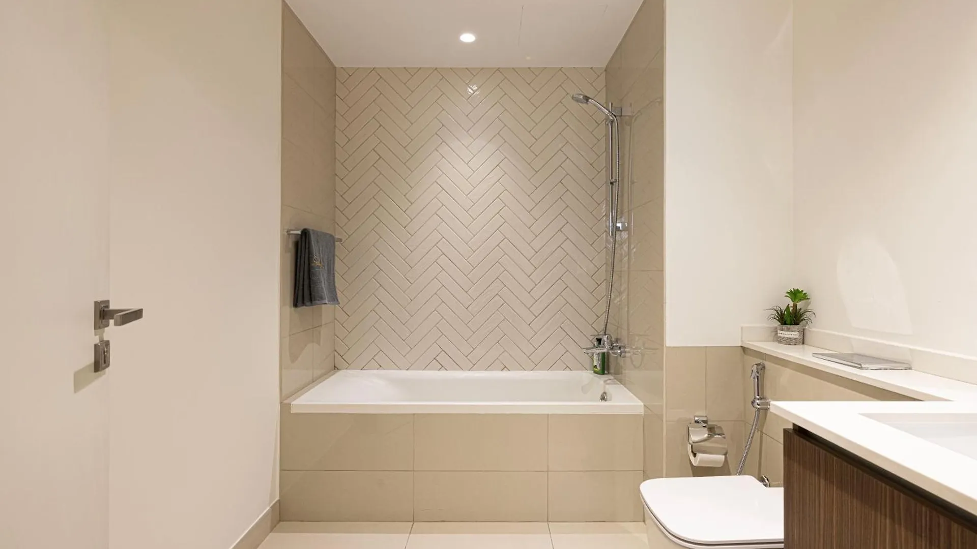 2 Bedroom Stone House By Blue Cloud Holidays Sharjah